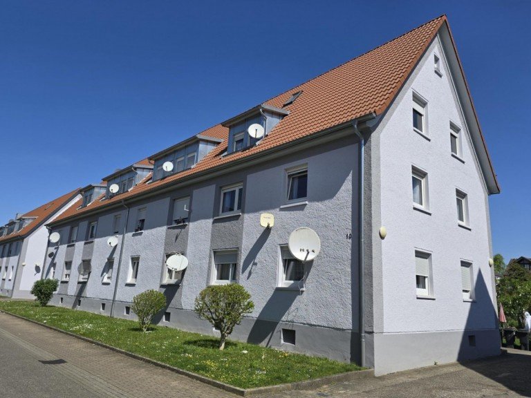 Ansicht Kenzingen Dachgeschosswohnung Helle Dachgeschosswohnung mit privatem Gartenanteil in Kenzingen (Bezugsfrei)!