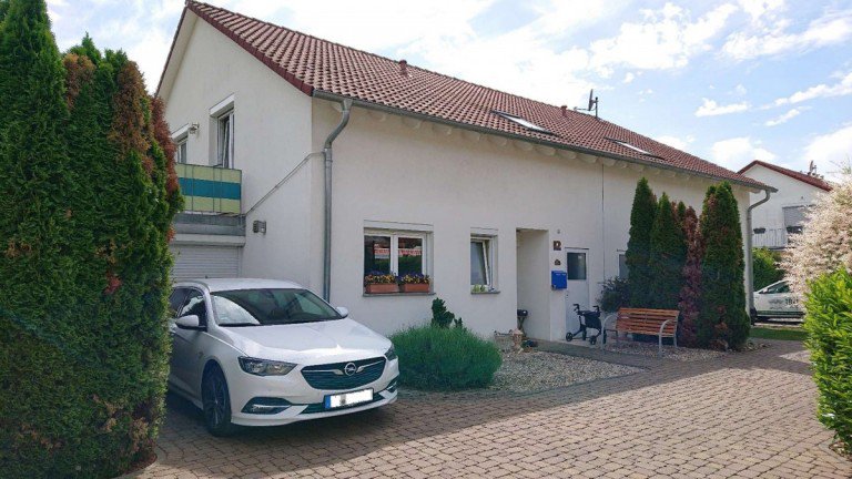 fc38bc6d-ccd8-4b03-814e-cb9038fdd9c3-1368217059 Vogtsburg Doppelhaush�lfte VERKAUFT: Wohnen & Vermieten, 2 DHH in Vogtsburg-Oberrotweil! (Erbpacht)